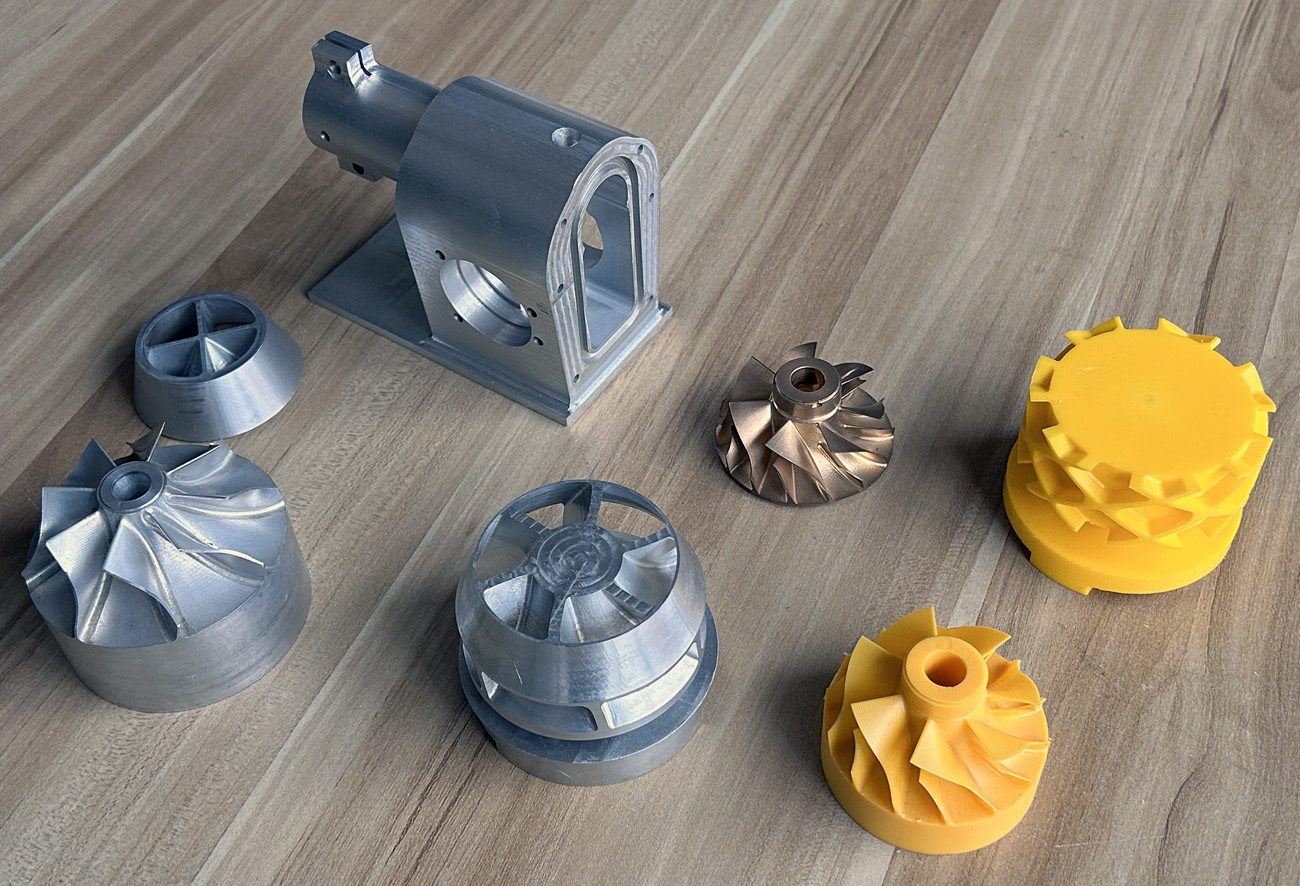 桌面式紧凑型五轴加工中心